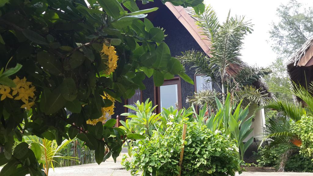 Rose Bungalow Hotel Pemenang Luaran gambar