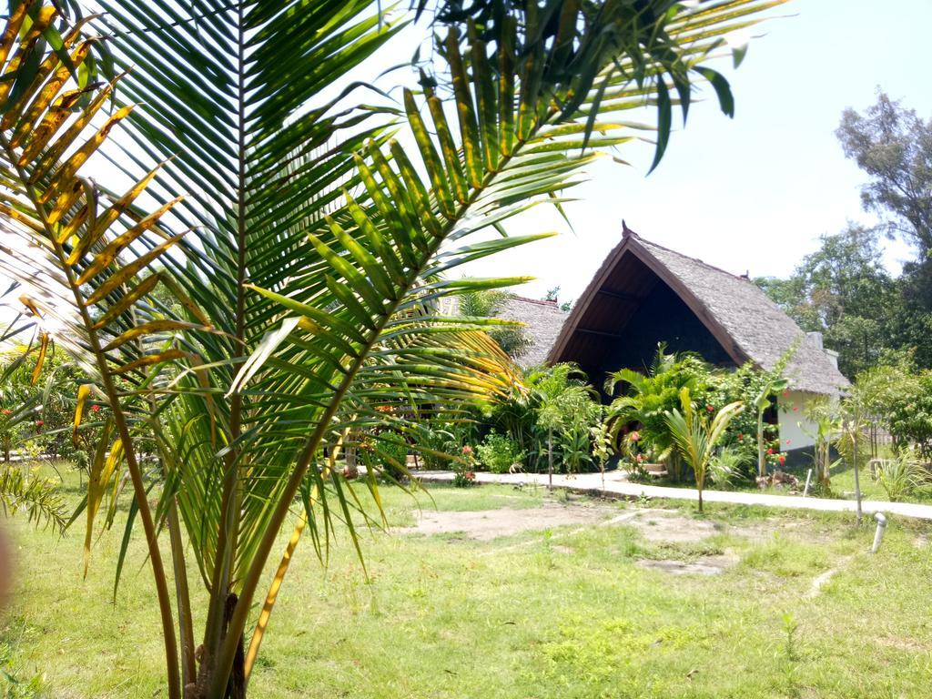 Rose Bungalow Hotel Pemenang Luaran gambar